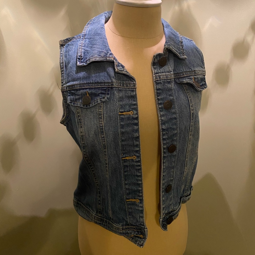 Cherokee Vest